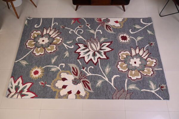 Hand-Tufted Flower Design Rug